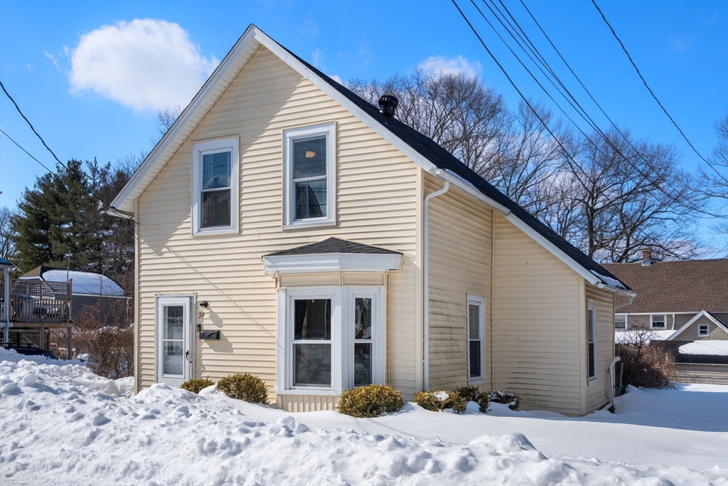 39 Rogers Avenue Ludlow, MA 01056 - Photo 2 of 25