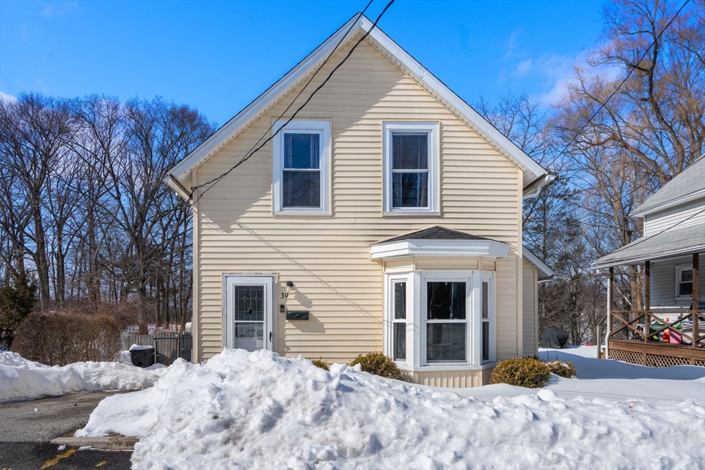 39 Rogers Avenue Ludlow, MA 01056 - Photo 3 of 25