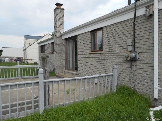 2090 Elmcrest (10).jpg