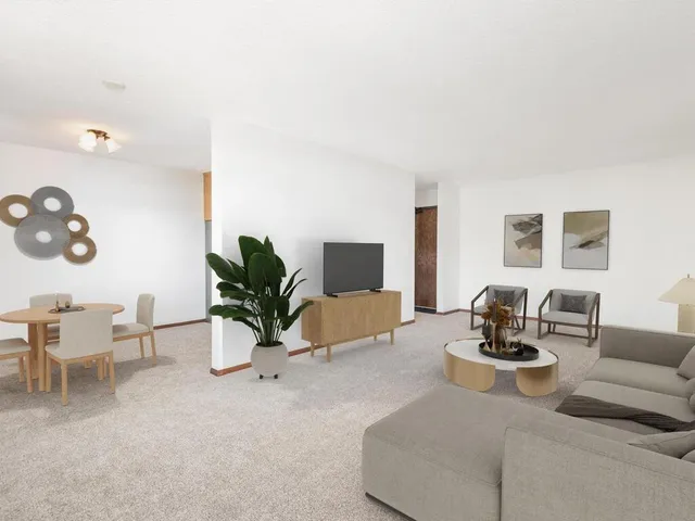 $1,390 | 4101 Parklawn Avenue, Unit 130, Edina, MN 55435