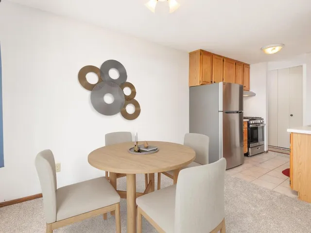 $1,390 | 4101 Parklawn Avenue, Unit 130, Edina, MN 55435