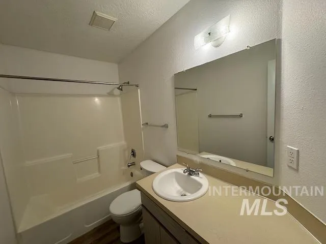 $1,825 | 9086 West Sigmont Lane, Unit 202, Boise, ID 83709