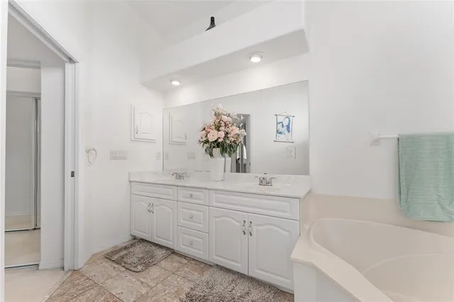 $649,000 | 5819 Northeast 72nd Street, Silver Springs, FL 34488