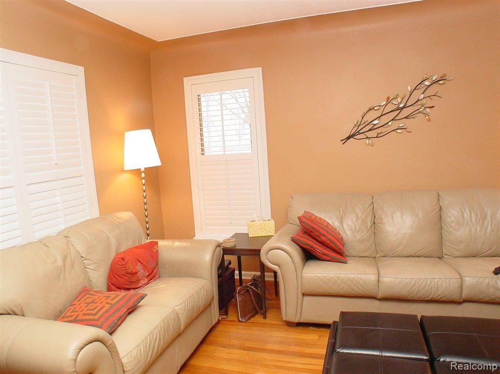 1592 Eaton Road Berkley, MI 48072 - Photo 4 of 23 Living 2.JPG