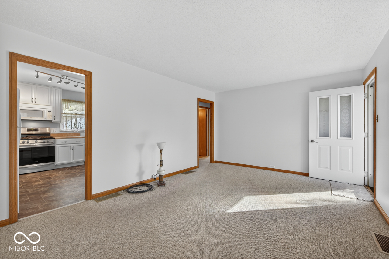 1040 South 5th Street Clinton, IN 47842 - Photo 3 of 39 Gallery Image 3
