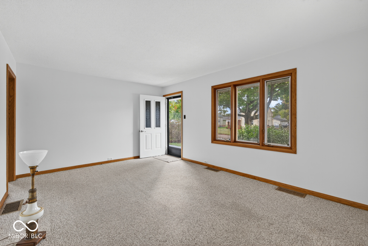 1040 South 5th Street Clinton, IN 47842 - Photo 5 of 39 Gallery Image 5