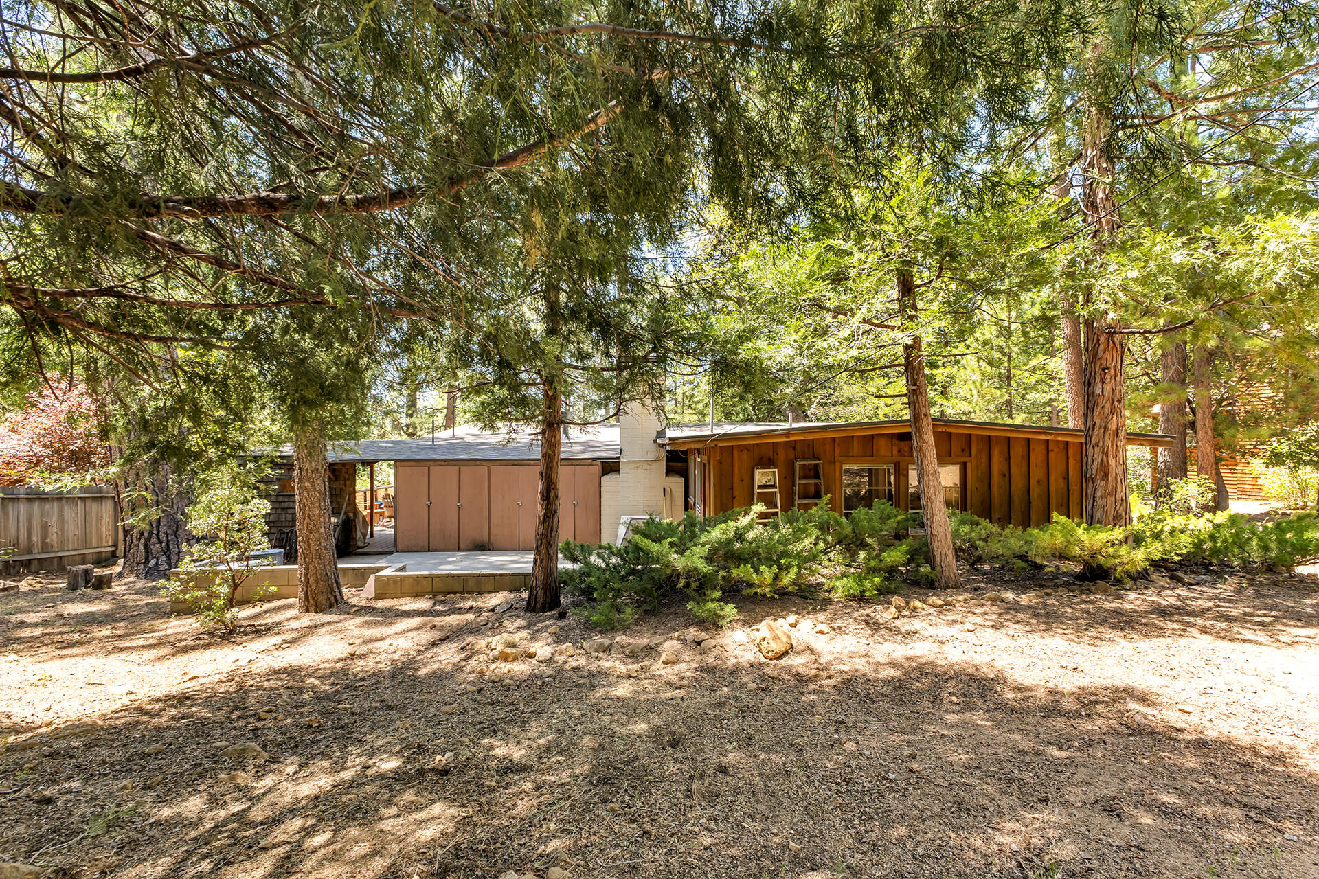 25270 Palomar Road Idyllwild, CA 92549 - Photo 44 of 60 a backyard of a house