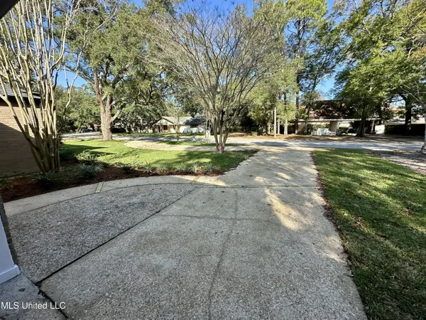 $380,000 | 305 Westview Drive, Biloxi, MS 39531
