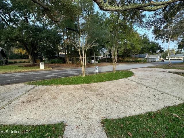 $394,000 | 305 Westview Drive, Biloxi, MS 39531