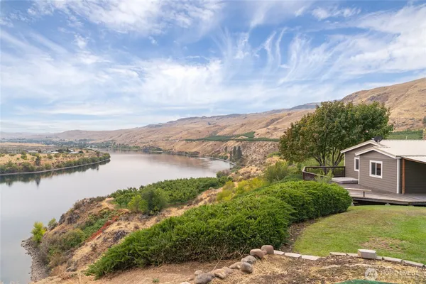 $359,000 | 384 Highway 173, Brewster, WA 98812