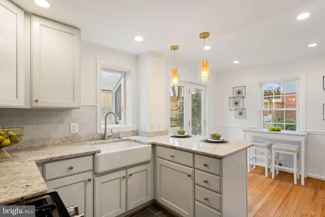 $649,000 | 5915 Edgehill Drive, Alexandria, VA 22303