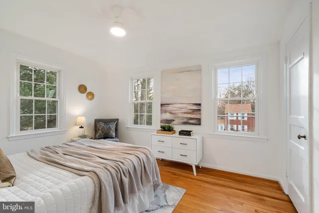 $649,000 | 5915 Edgehill Drive, Alexandria, VA 22303