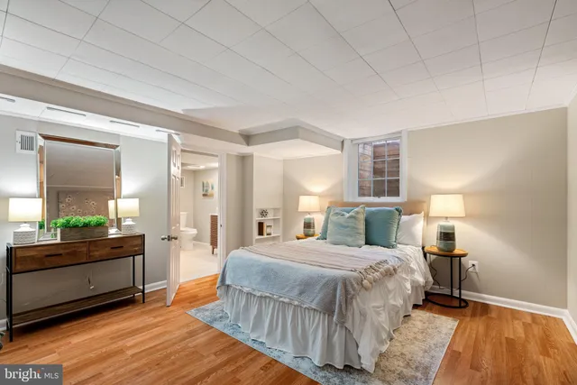 $649,000 | 5915 Edgehill Drive, Alexandria, VA 22303