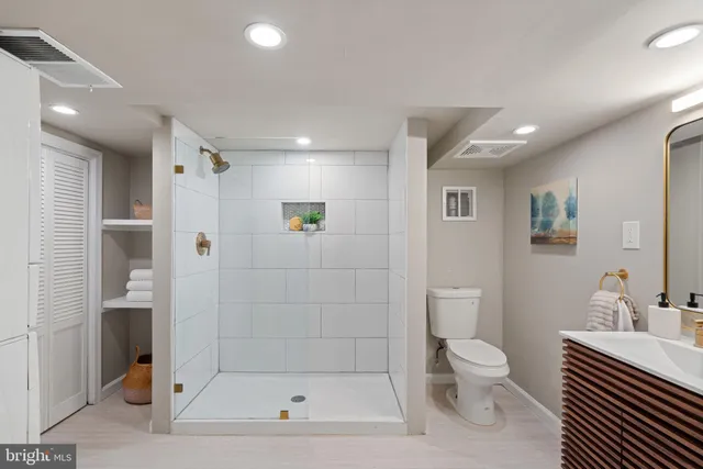 $649,000 | 5915 Edgehill Drive, Alexandria, VA 22303