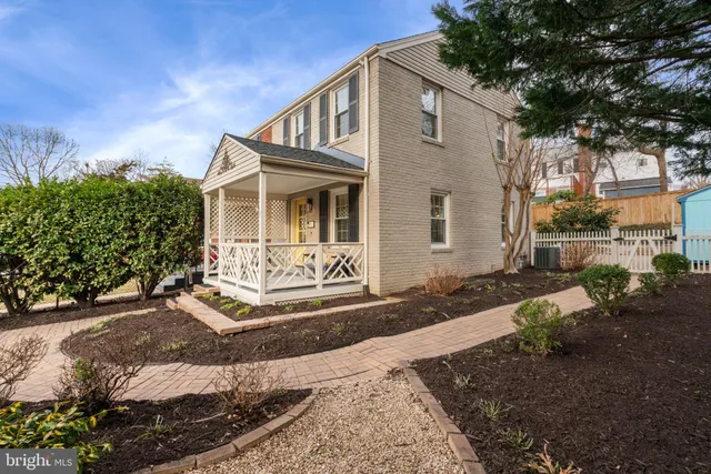 $649,000 | 5915 Edgehill Drive, Alexandria, VA 22303