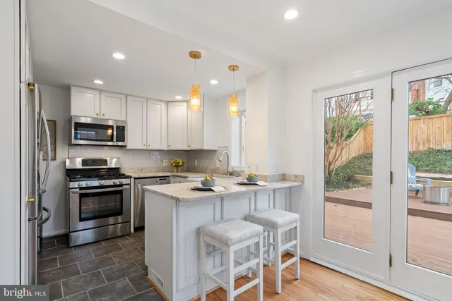 $649,000 | 5915 Edgehill Drive, Alexandria, VA 22303