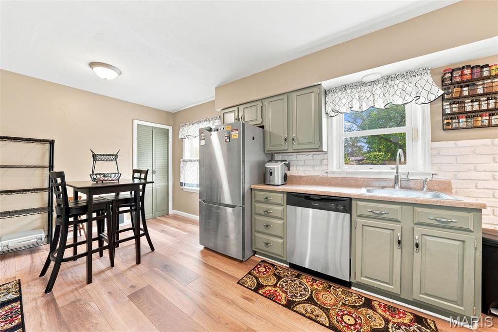 1710 Clover Lane Florissant, MO 63031 - Photo 9 of 31 Gallery Image 9