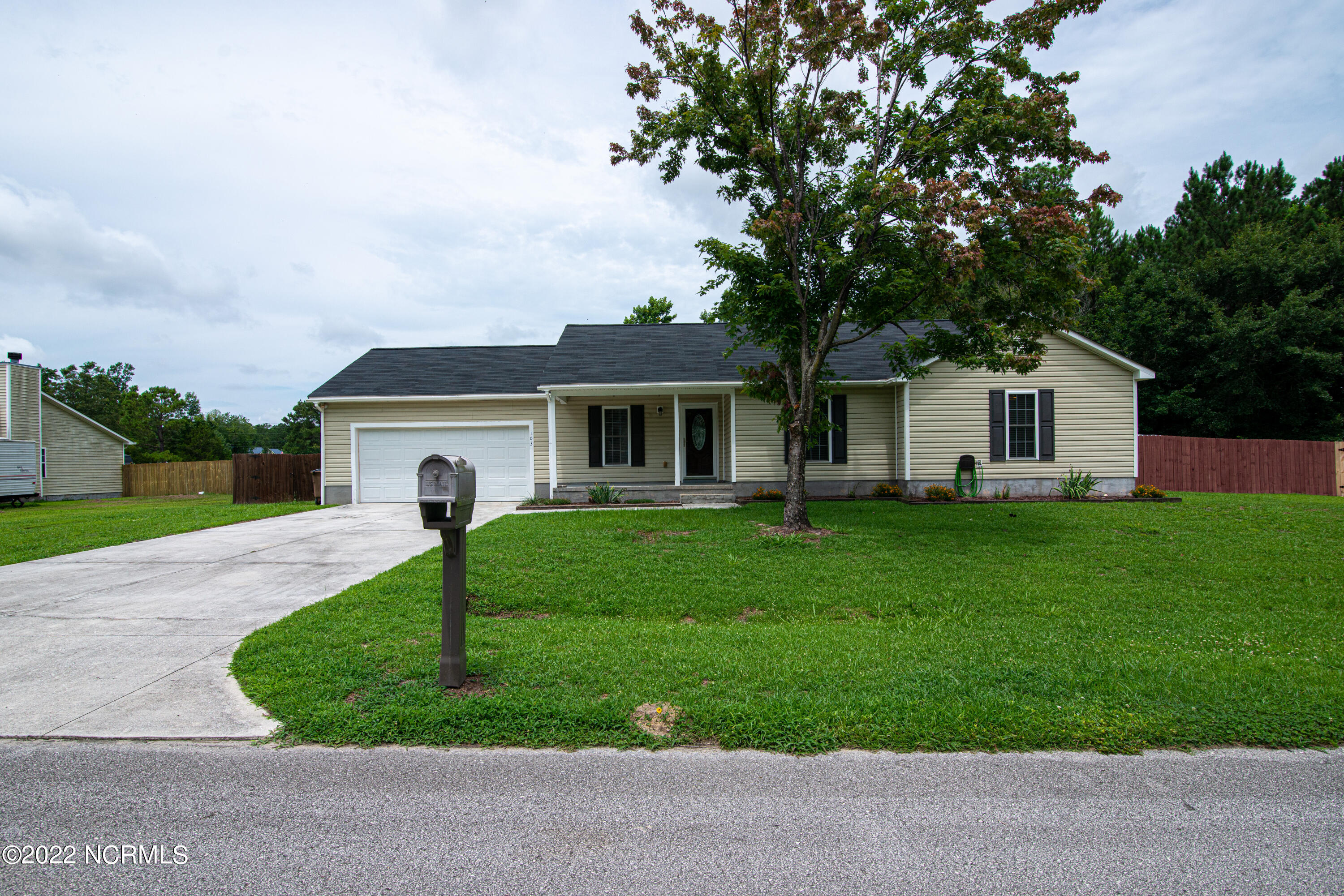 103 Grismill Road Jacksonville, NC 28540 - Photo 1 of 35 DSC_9199
