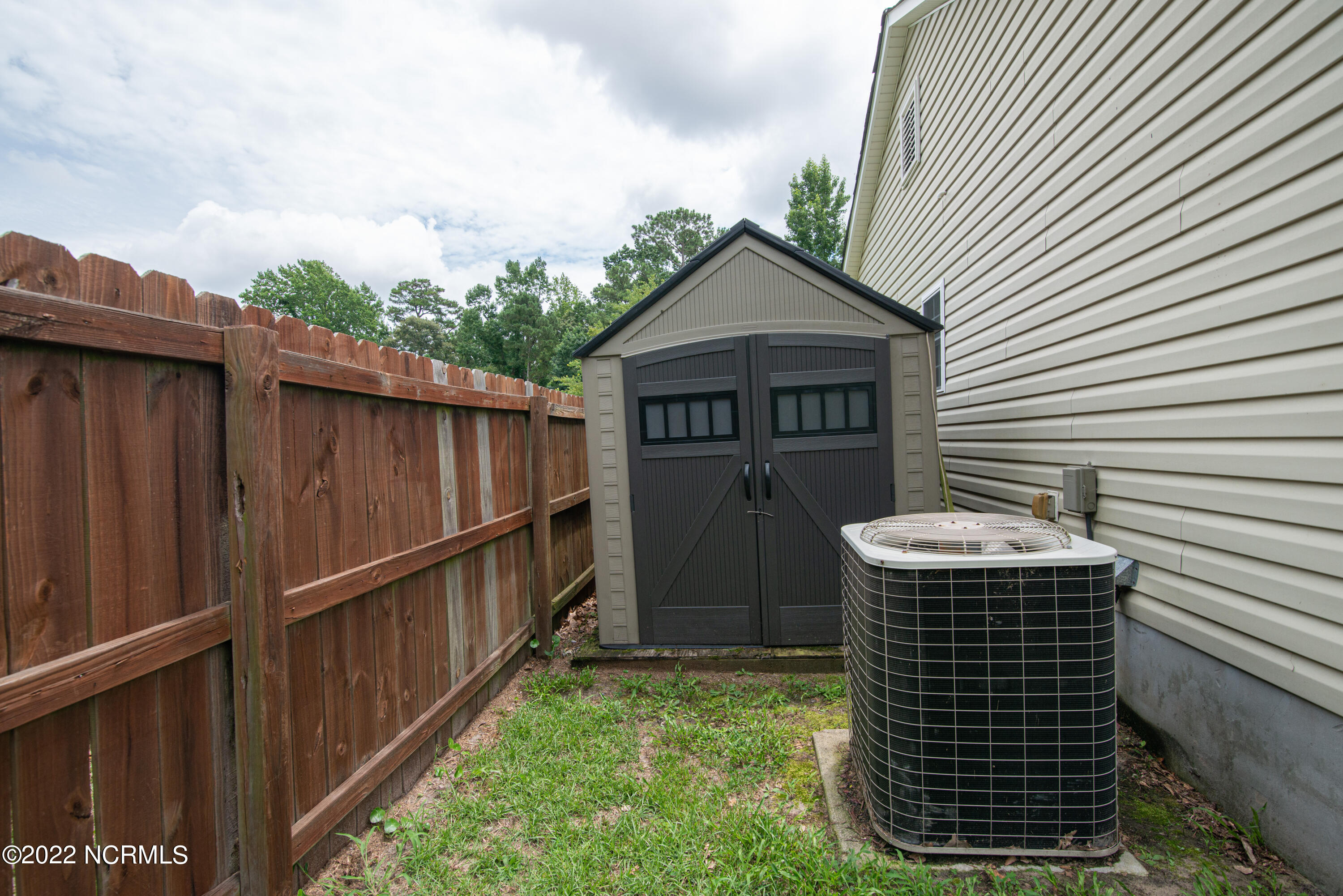 103 Grismill Road Jacksonville, NC 28540 - Photo 8 of 35 DSC_9228