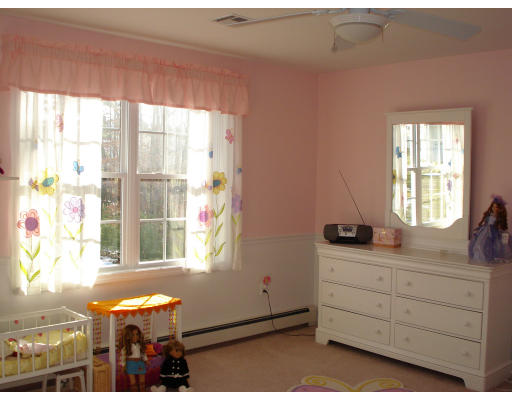 61 Meadowbrook Road Franklin, MA 02038 - Photo 15 of 28 Gallery Image 15
