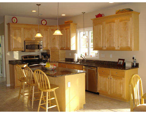 61 Meadowbrook Road Franklin, MA 02038 - Photo 2 of 28 Gallery Image 2