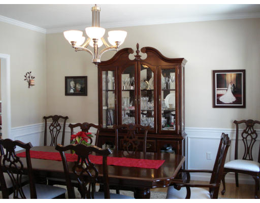 61 Meadowbrook Road Franklin, MA 02038 - Photo 4 of 28 Gallery Image 4