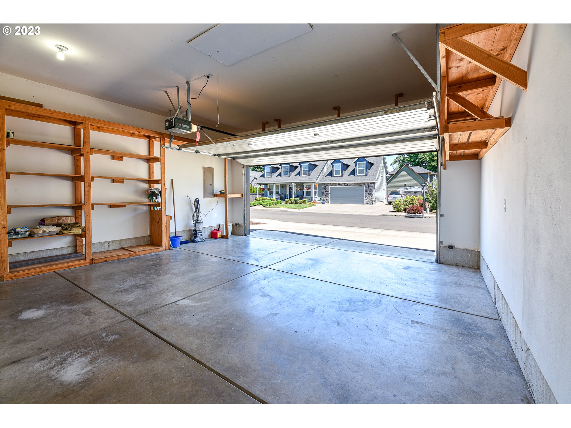 6874 Simeon Drive Springfield, OR 97478 - Photo 30 of 40