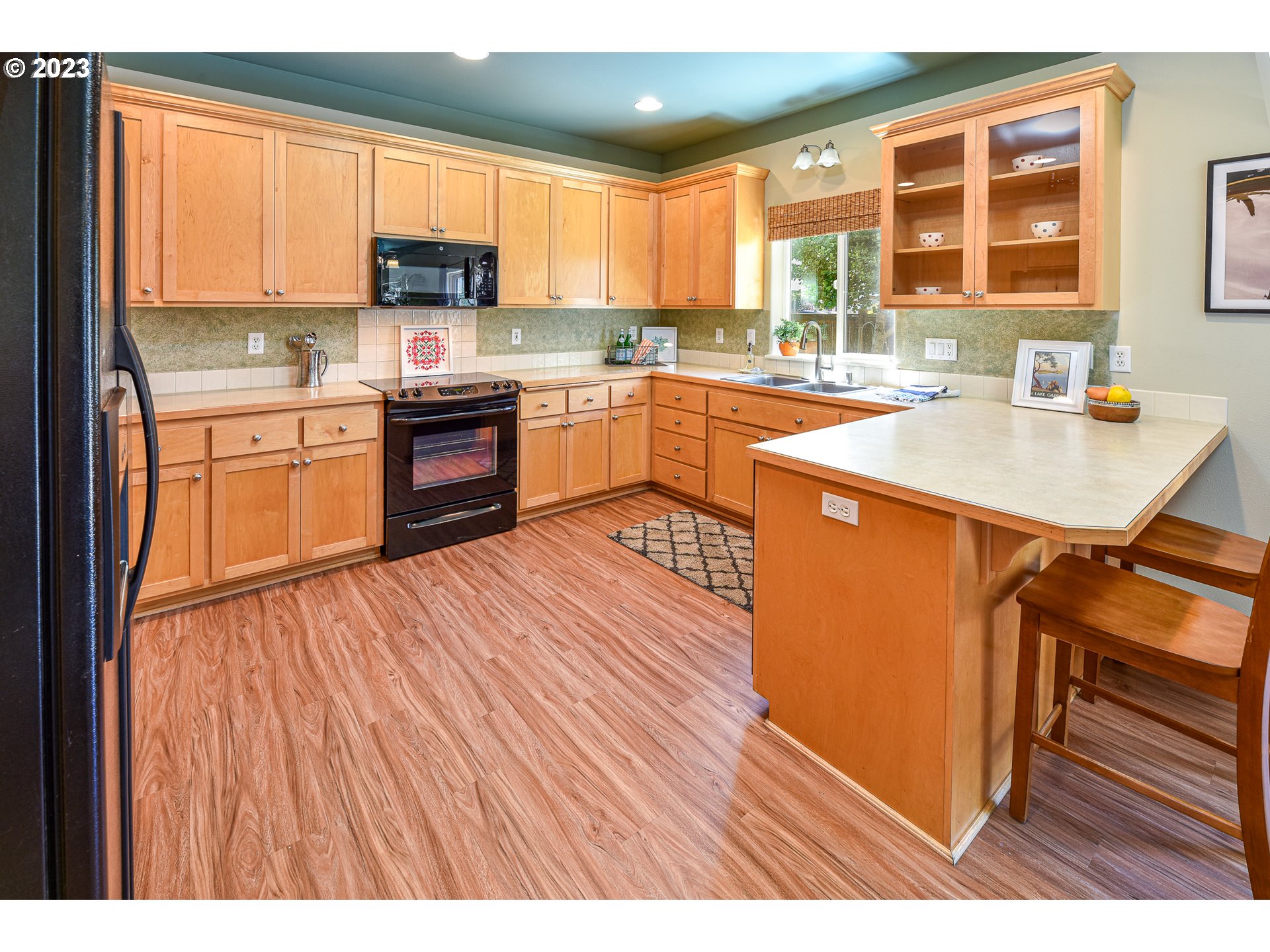 6874 Simeon Drive Springfield, OR 97478 - Photo 8 of 40