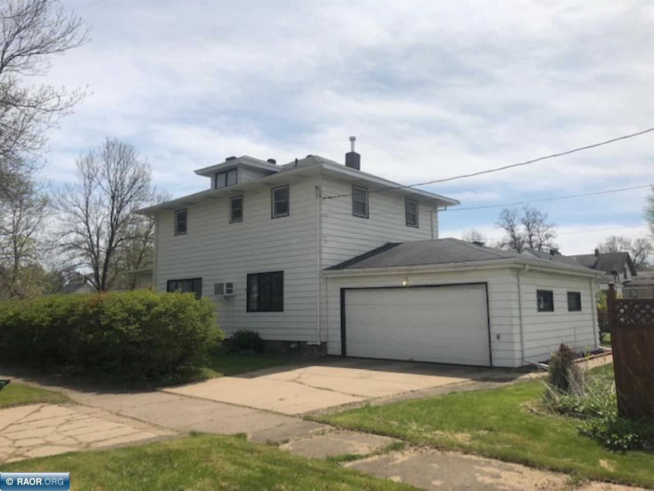 2201 West 3rd Avenue Hibbing, MN 55746 - Photo 2 of 22