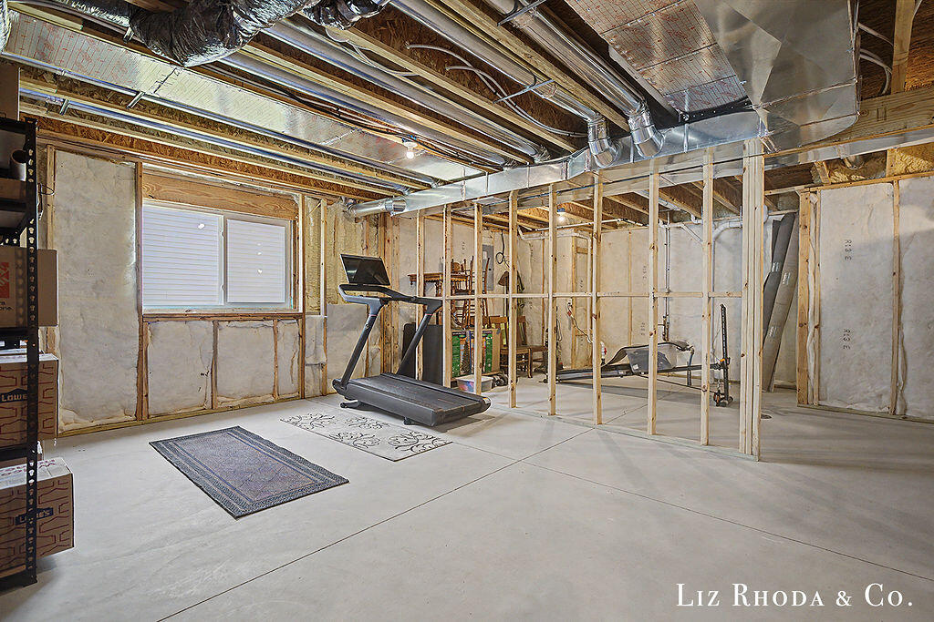 1689 Portadown Road Byron Center, MI 49315 - Photo 33 of 40 2F9A9947