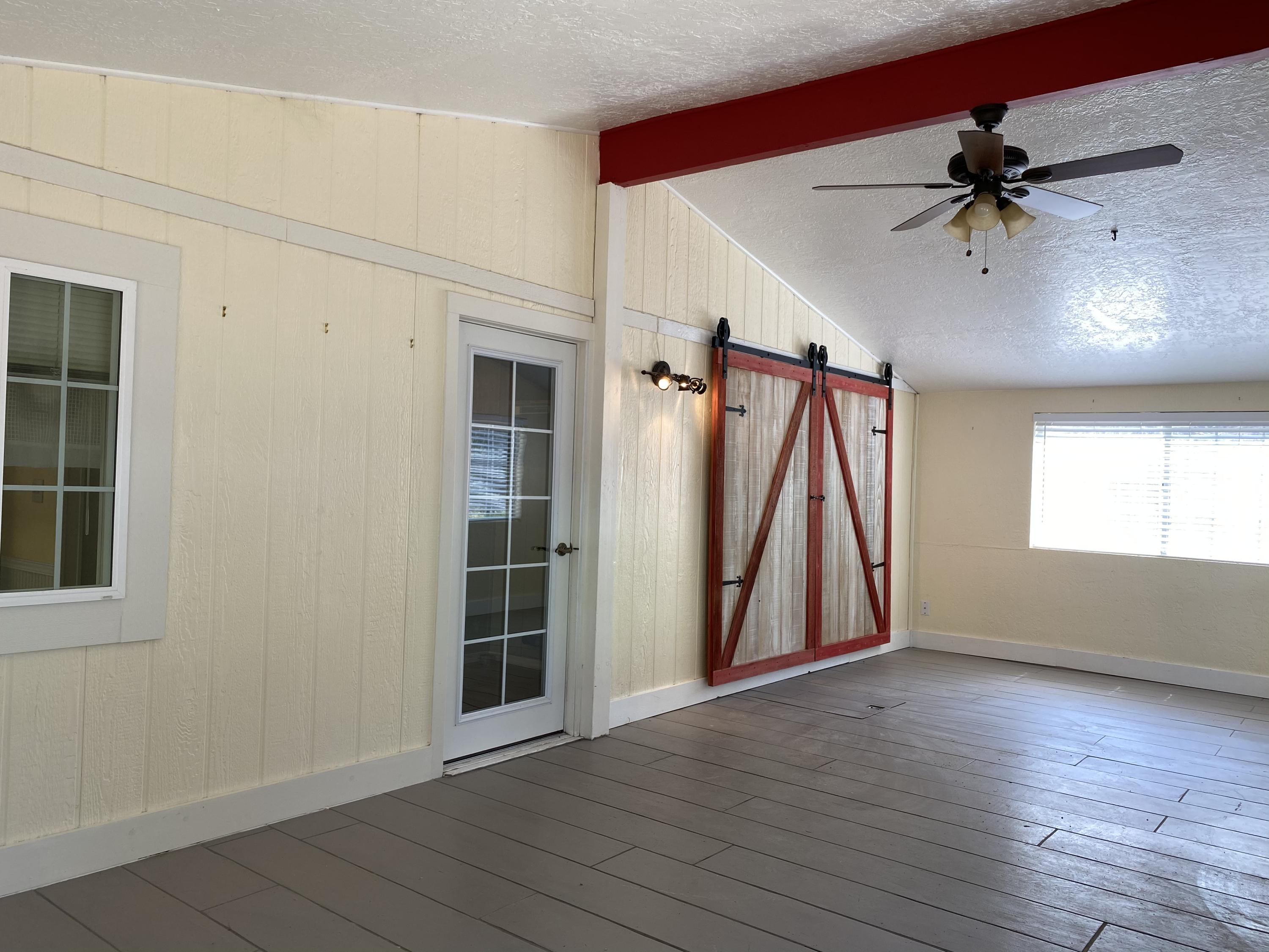 52055 Read Loop La Pine, OR 97739 - Photo 21 of 36 Mudroom