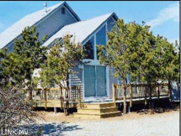 29 Schoolhouse Road Edgartown, MA 02539 - Photo 1 of 1 http://d1qzqeyxiitrap.cloudfront.net/photos/10154/600/cded78b1.jpg