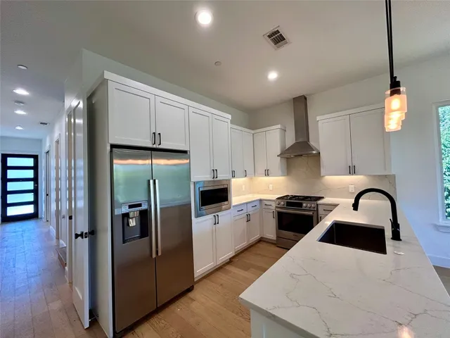 $3,550 | 4010 Clawson Road, Unit 11, Austin, TX 78704