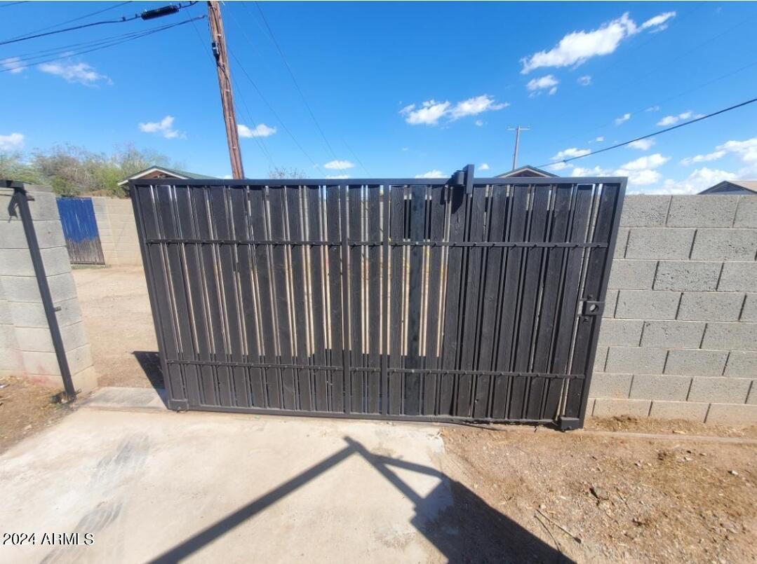 2002 West Adams Street Phoenix, AZ 85009 - Photo 28 of 61 Opt rear parking