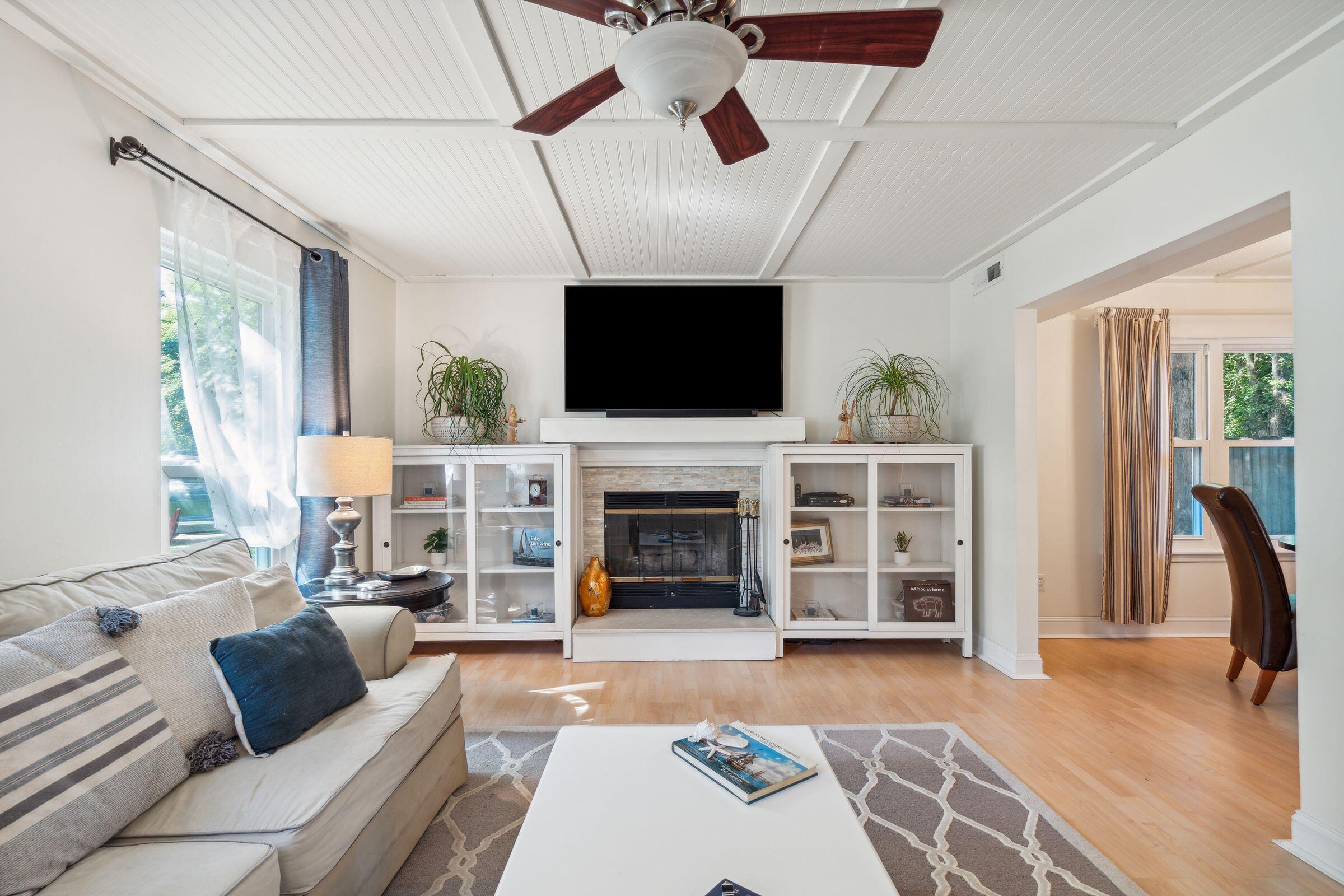 523 Castle Hall Road Mount Pleasant, SC 29464 - Photo 6 of 41 523CastleHallRd-KeenEyeMarketing-008