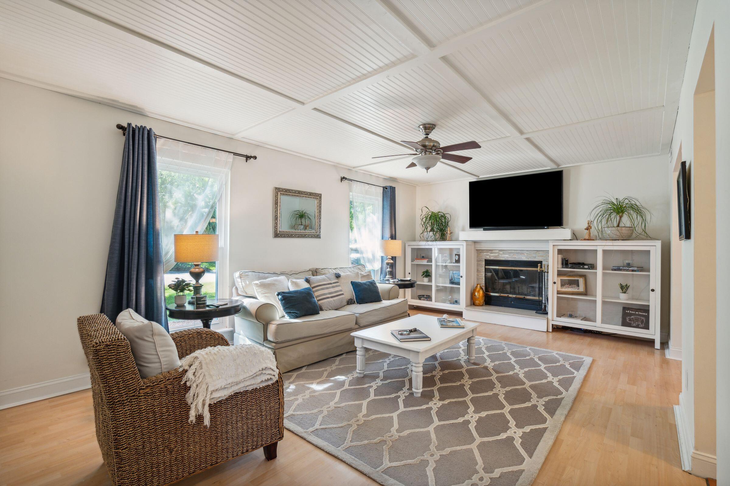 523 Castle Hall Road Mount Pleasant, SC 29464 - Photo 7 of 41 523CastleHallRd-KeenEyeMarketing-007