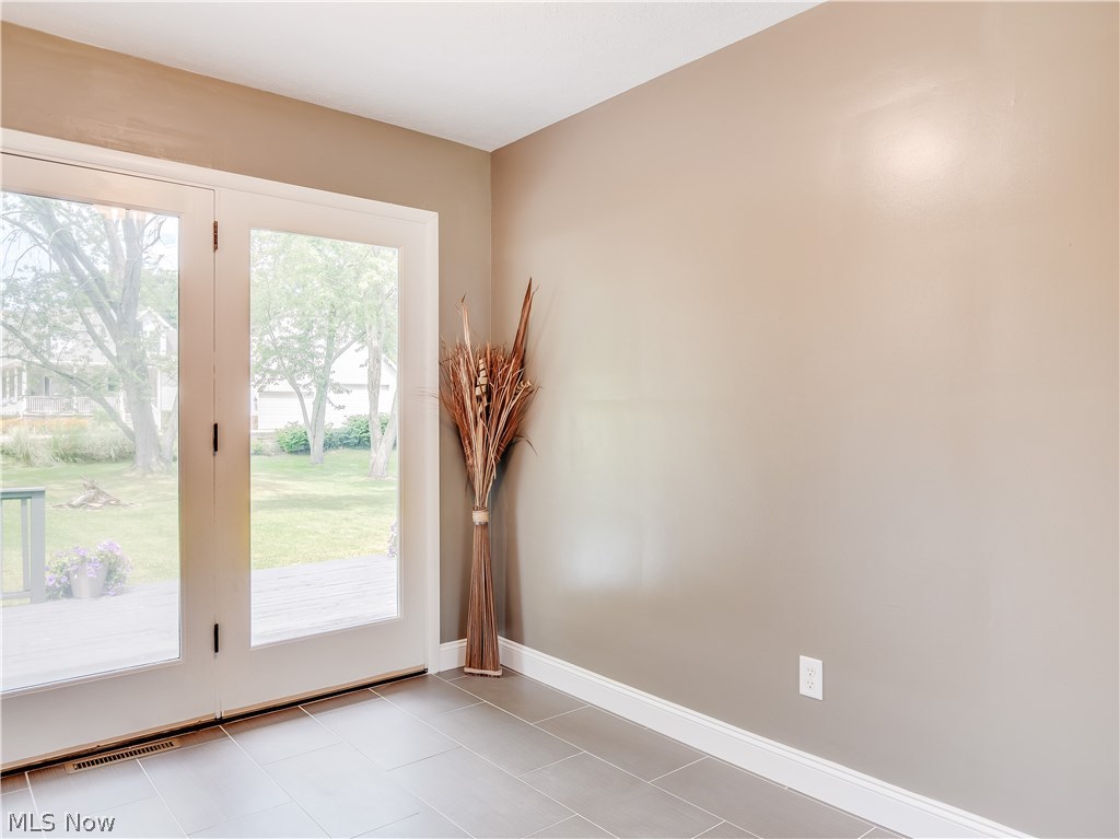 3543 Johnson Road Norton, OH 44203 - Photo 8 of 30