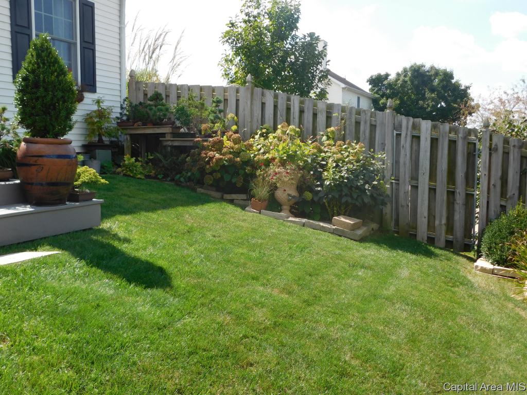 3801 Viking Boulevard Springfield, IL 62712 - Photo 24 of 30
