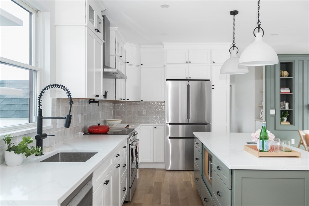 10 Gordon Road Arlington, MA 02474 - Photo 8 of 39 Gallery Image 8