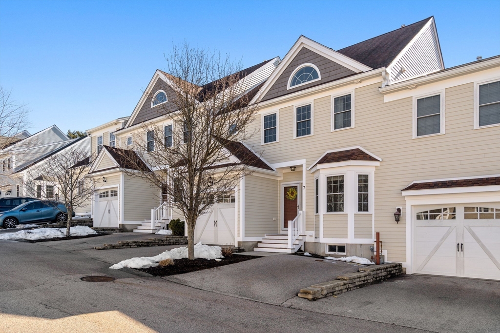 7 Tilton Court, Unit CT Walpole, MA 02081 - Photo 3 of 29