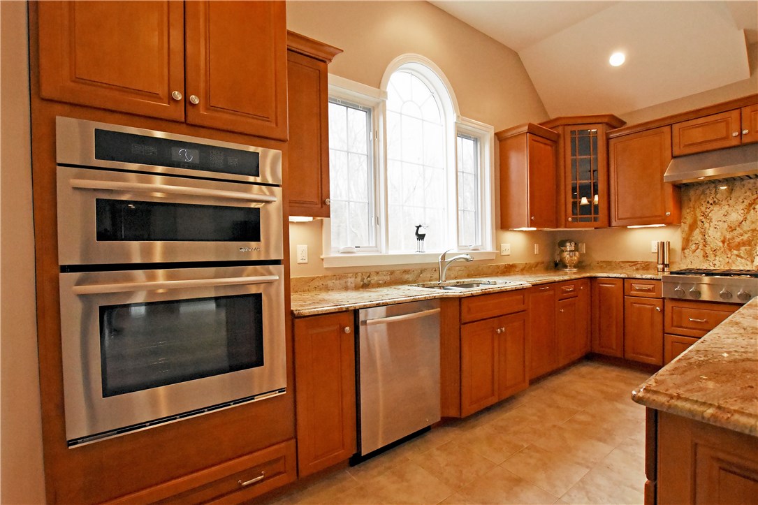 8 Tupelo Road Westport, MA 02790 - Photo 16 of 39 Gallery Image 16