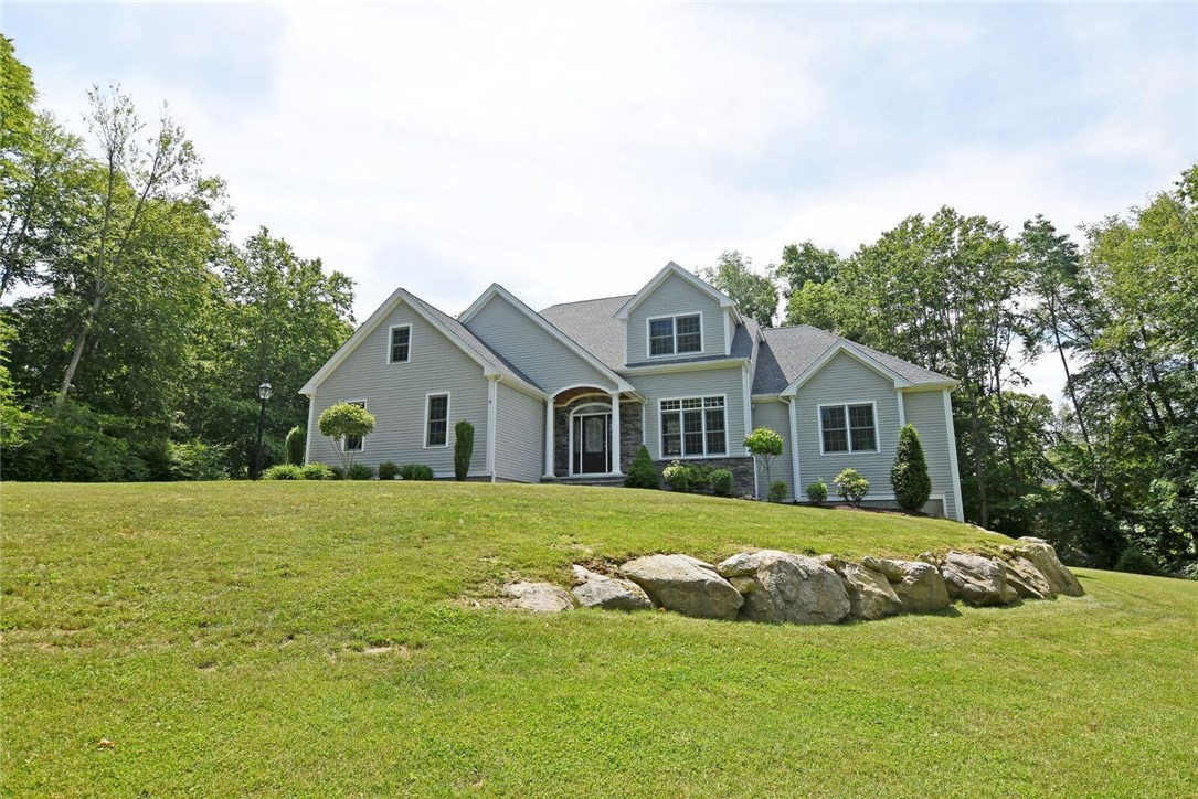 8 Tupelo Road Westport, MA 02790 - Photo 2 of 39 Gallery Image 2