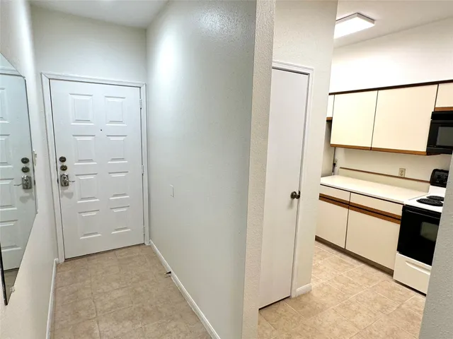 $149,000 | 18809 Egret Bay Boulevard, Unit 304, Webster, TX 77058