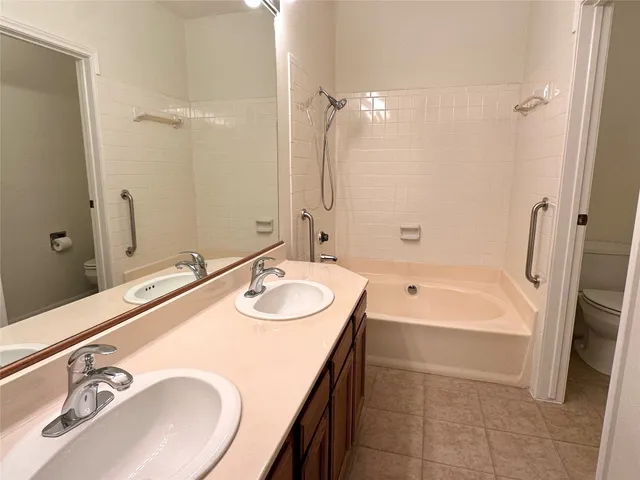 $149,000 | 18809 Egret Bay Boulevard, Unit 304, Webster, TX 77058