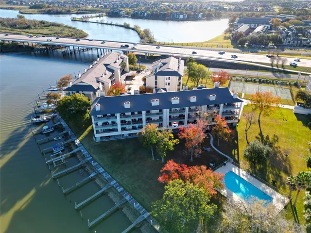 $149,000 | 18809 Egret Bay Boulevard, Unit 304, Webster, TX 77058