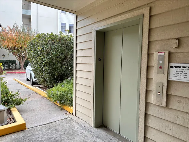 $149,000 | 18809 Egret Bay Boulevard, Unit 304, Webster, TX 77058