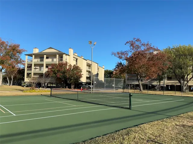 $149,000 | 18809 Egret Bay Boulevard, Unit 304, Webster, TX 77058