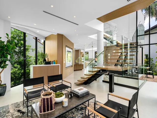 $8,999,000 | 1755 Fairhaven Place, Miami, FL 33133