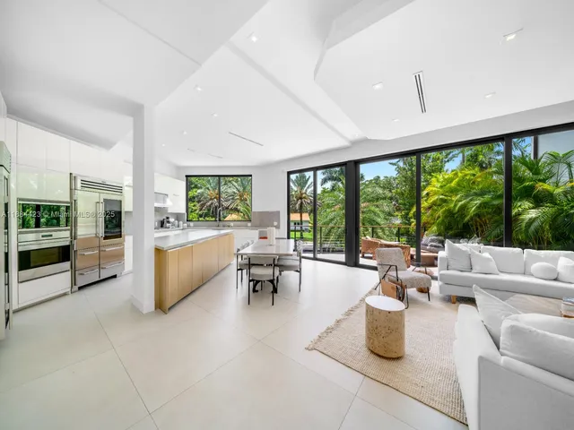 $8,999,000 | 1755 Fairhaven Place, Miami, FL 33133
