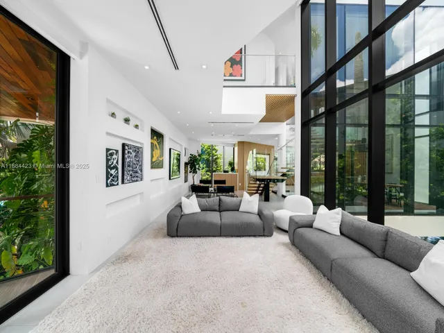 $8,999,000 | 1755 Fairhaven Place, Miami, FL 33133